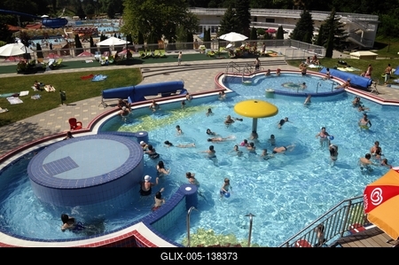 Tatabányai Gyémánt Fürdő-stock-foto