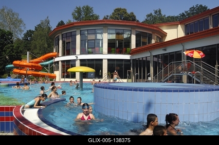 Tatabányai Gyémánt Fürdő-stock-foto