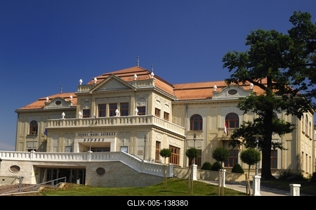 Tatabánya, Jászai Mari Színház-stock-foto