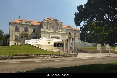 Tatabánya, Jászai Mari Színház-stock-foto