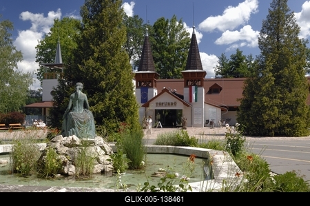 A Hévízi Tófürdő bejárata-stock-foto