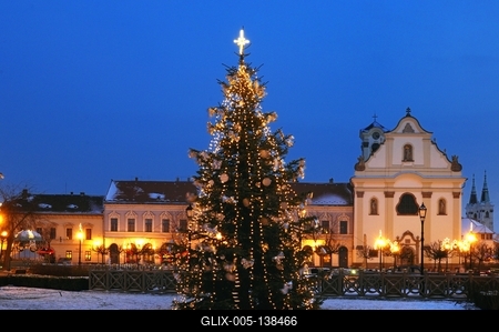 Vác, a főtér karácsonyi kivilágításban-stock-foto