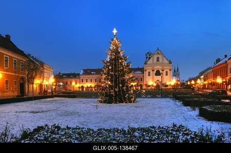 Vác, a főtér karácsonyi kivilágításban-stock-foto