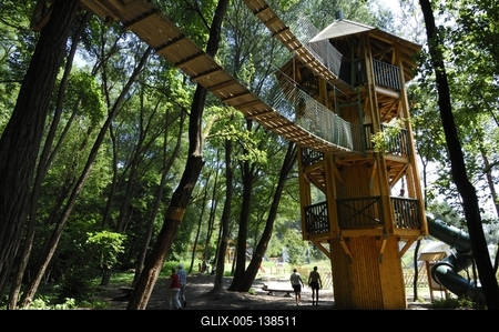 Lombsétány Ipolytarnócon-stock-foto