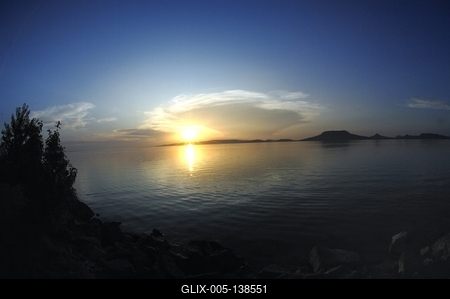 Balatoni naplemente Fonyódon-stock-foto