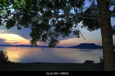 Balatoni naplemente Fonyódon-stock-foto