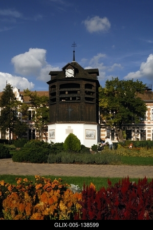 Tata, Harangláb az Országgyűlés téren-stock-foto