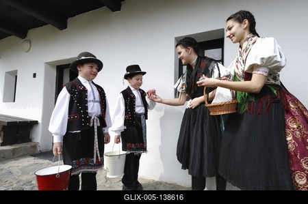 Hollókői Húsvéti Fesztivál-stock-foto