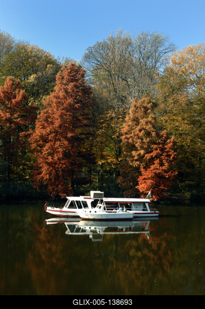 Szarvas, a Holt-Körös és partja-stock-foto