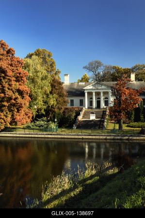 Szarvas, a Bolza-kastélya Holt-Körös partján-stock-foto