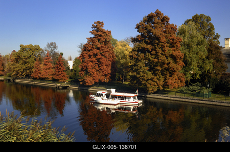 Szarvas, a Holt-Körös és partja-stock-foto