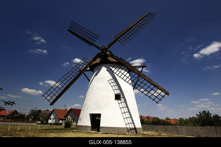 A Szeged-Kiskundorozsmai szélmalom-stock-foto