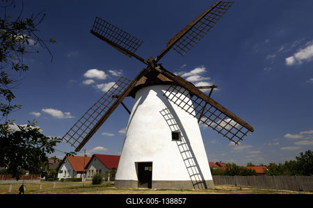 A Szeged-Kiskundorozsmai szélmalom-stock-foto