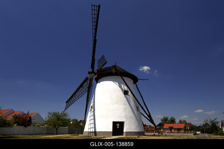 A Szeged-Kiskundorozsmai szélmalom-stock-foto