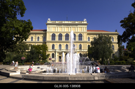 Szeged, zenélő szökőkút a Dugonics téren-stock-foto
