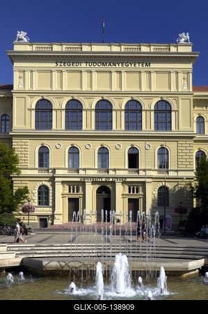 Szeged, zenélő szökőkút a Dugonics téren-stock-foto