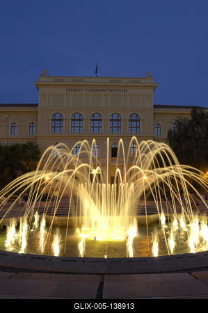Szeged, zenélő szökőkút a Dugonics téren-stock-foto