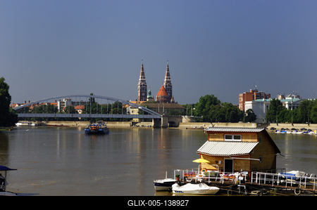 Szeged látképe a Tisza folyóval-stock-foto