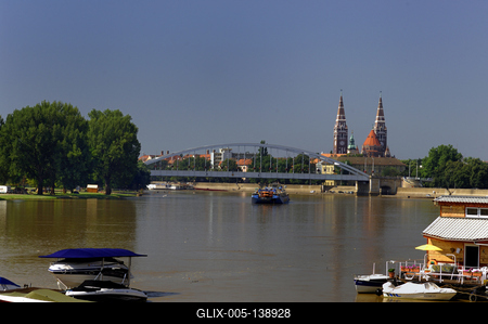 Szeged látképe a Tisza folyóval-stock-foto