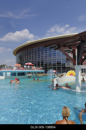 Szeged, Napfényfürdő Aquapolis-stock-foto