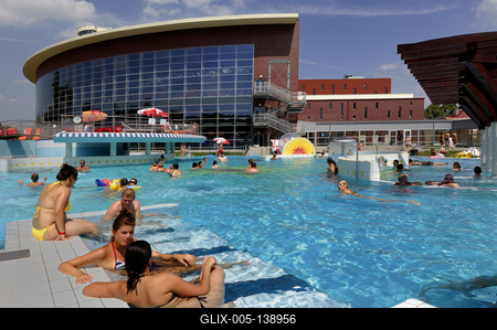 Szeged, Napfényfürdő Aquapolis-stock-foto