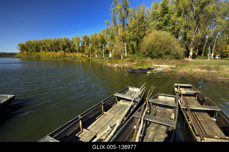 A Holt-Tisza partja Mártélyon-stock-foto