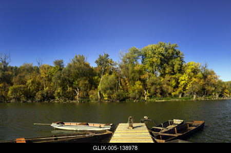 A Holt-Tisza partja Mártélyon-stock-foto