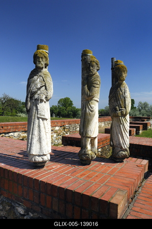 Bor-Kalán nemzetség monostorának szobrai-stock-foto
