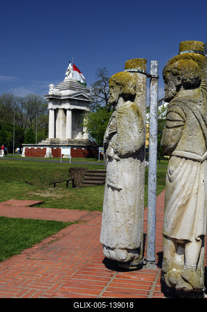 Bor-Kalán nemzetség monostorának szobrai-stock-foto