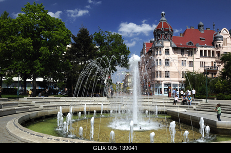 Szeged, zenélő szökőkút a Dugonics téren-stock-foto