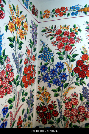 Kalocsa, pingálással díszített szoba a Tájházban-stock-foto