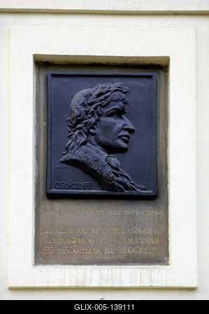 Debrecen, Csokonai Vitéz Mihály bronz reliefje-stock-foto