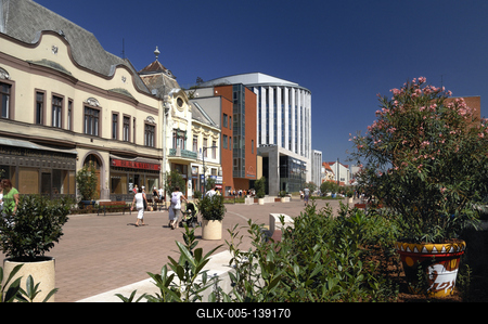 A Fórum Debrecen Bevásárlóközpont-stock-foto