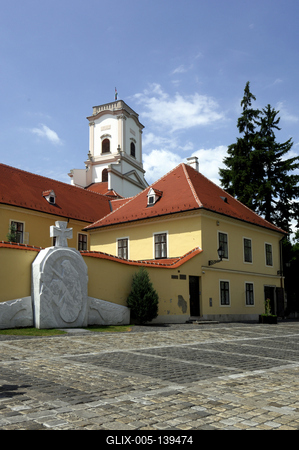 Győr belvárosa a Püspökvárral-stock-foto