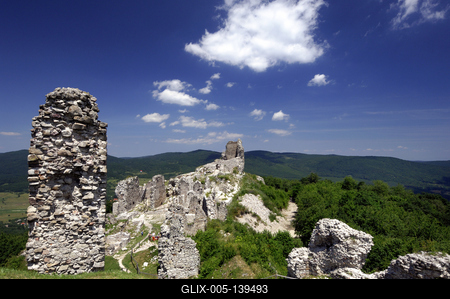 A Regéci vár romjai-stock-foto