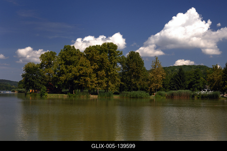 Az Orfűi-tó látképe-stock-foto