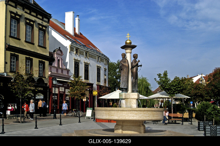 Sopron, a Hűség-kút a Várkerületben-stock-foto