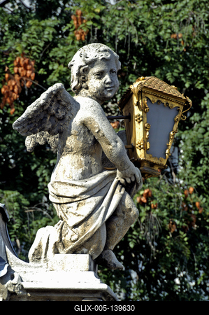 Sopron, a Mária-oszlop angyalai-stock-foto