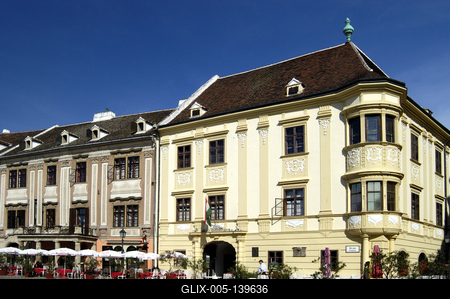 Sopron, a Fő tér műemlék házai-stock-foto