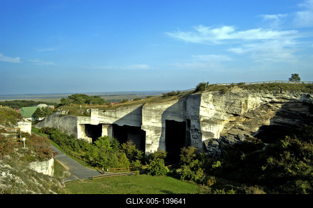 Fertőrákosi Kőfejtő és Barlangszínház-stock-foto