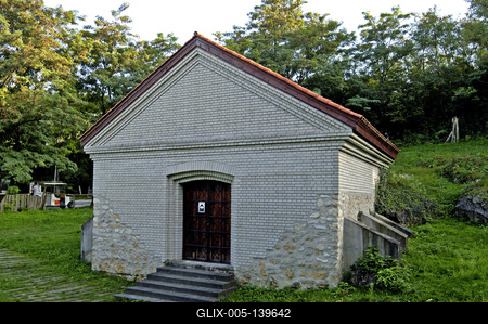 Mithras-szentély Fertőrákos határában-stock-foto