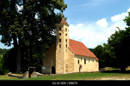 Mánfa, Árpád-kori Sarlós Boldogasszony templom-stock-foto