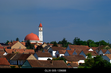 Palkonya, a kupolás körtemplom és a pincefalu-stock-foto