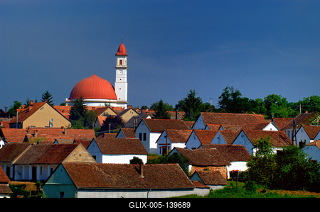 Palkonya, a kupolás körtemplom és a pincefalu-stock-foto