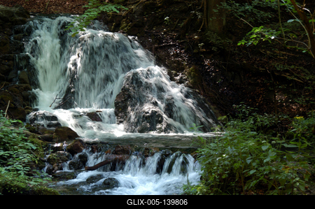 A Fátyol-vízesés a Szalajka-völgyben-stock-foto