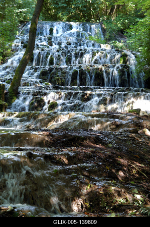 A Fátyol-vízesés a Szalajka-völgyben-stock-foto