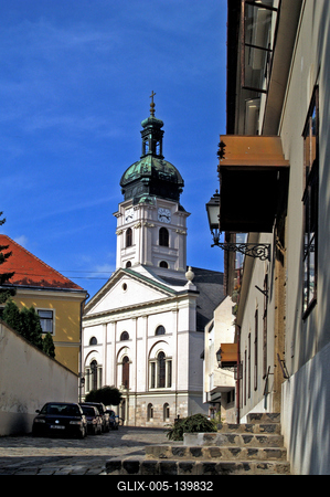 A győri bazilika (Nagyboldogasszony-székesegyház) látképe-stock-foto