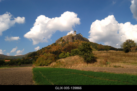 A Füzéri vár a Zempléni-hegységben-stock-foto