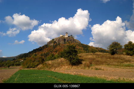 A Füzéri vár a Zempléni-hegységben-stock-foto
