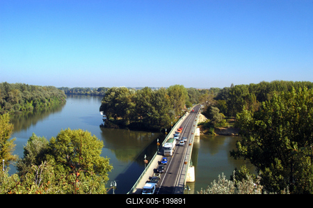 Tokaj–rakamazi közúti Tisza-híd-stock-foto